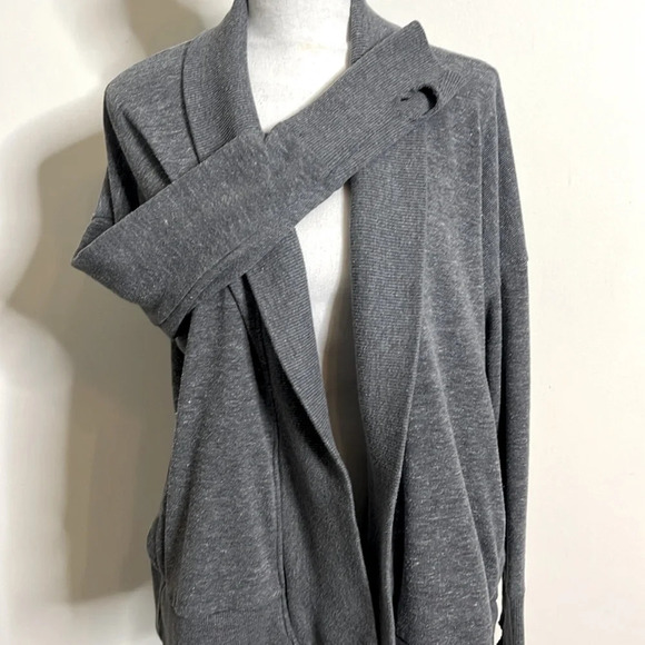 Alternative Apparel Heather Gray Women’s Size M Cardigan Pockets & Thumb Holes - Picture 4 of 10